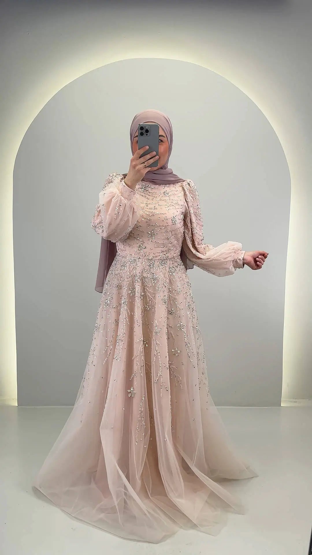 Elsa Abiye Pembe