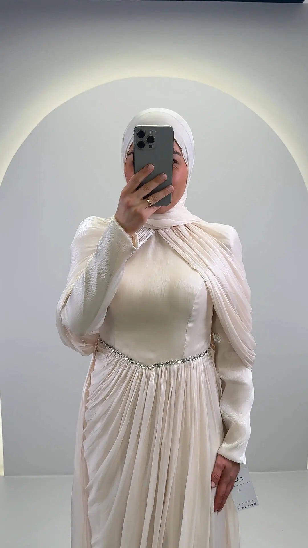 Nefa aftonklänning beige