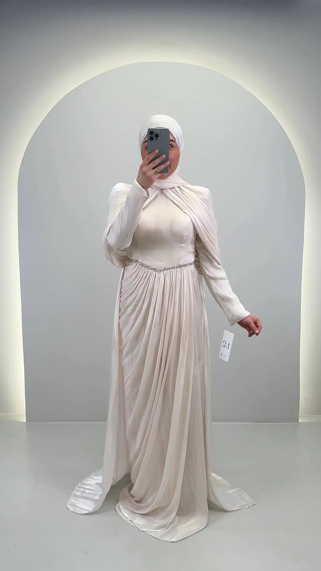 Nefa aftonklänning beige