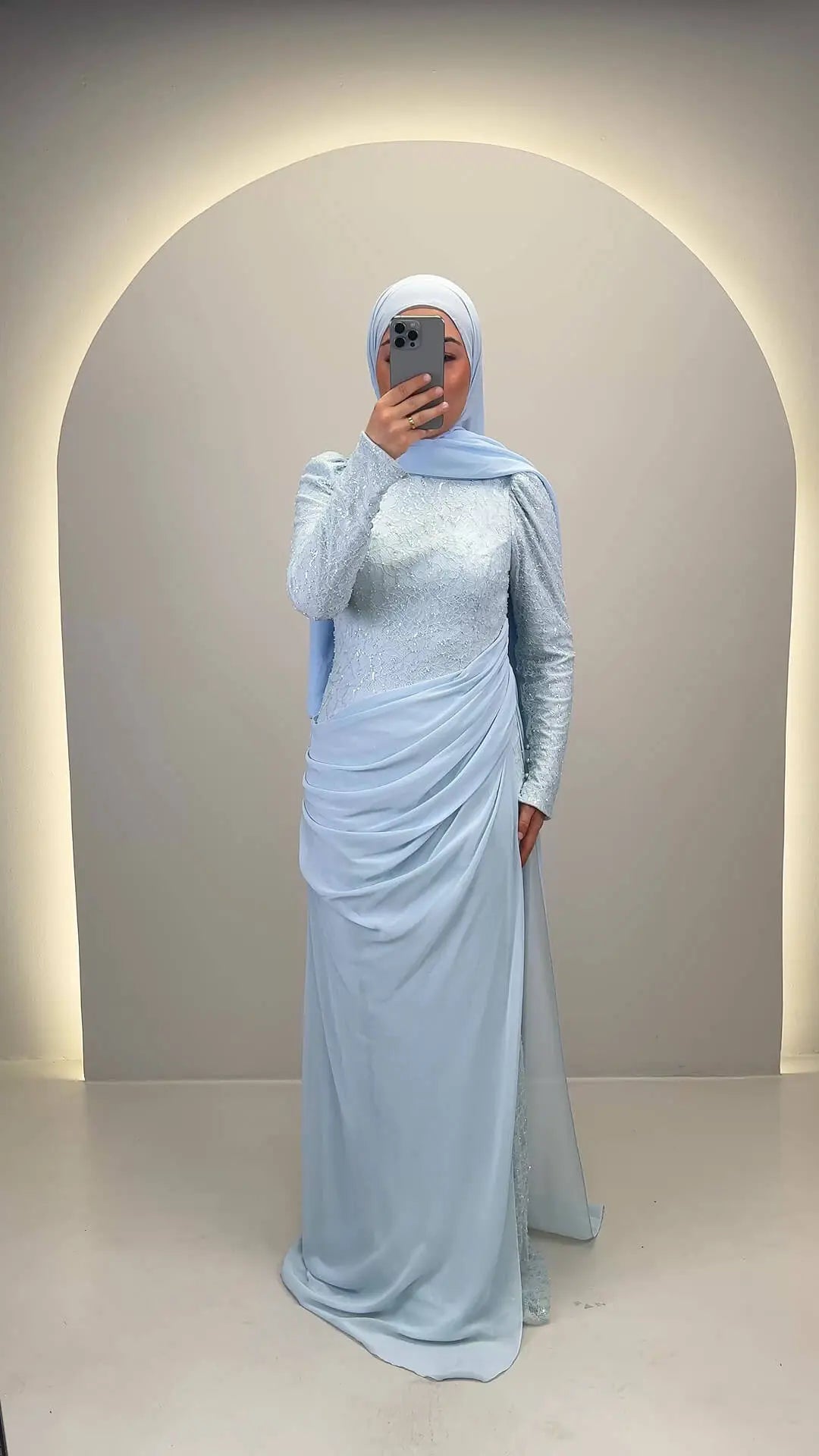 Aliraya kvällsklänning