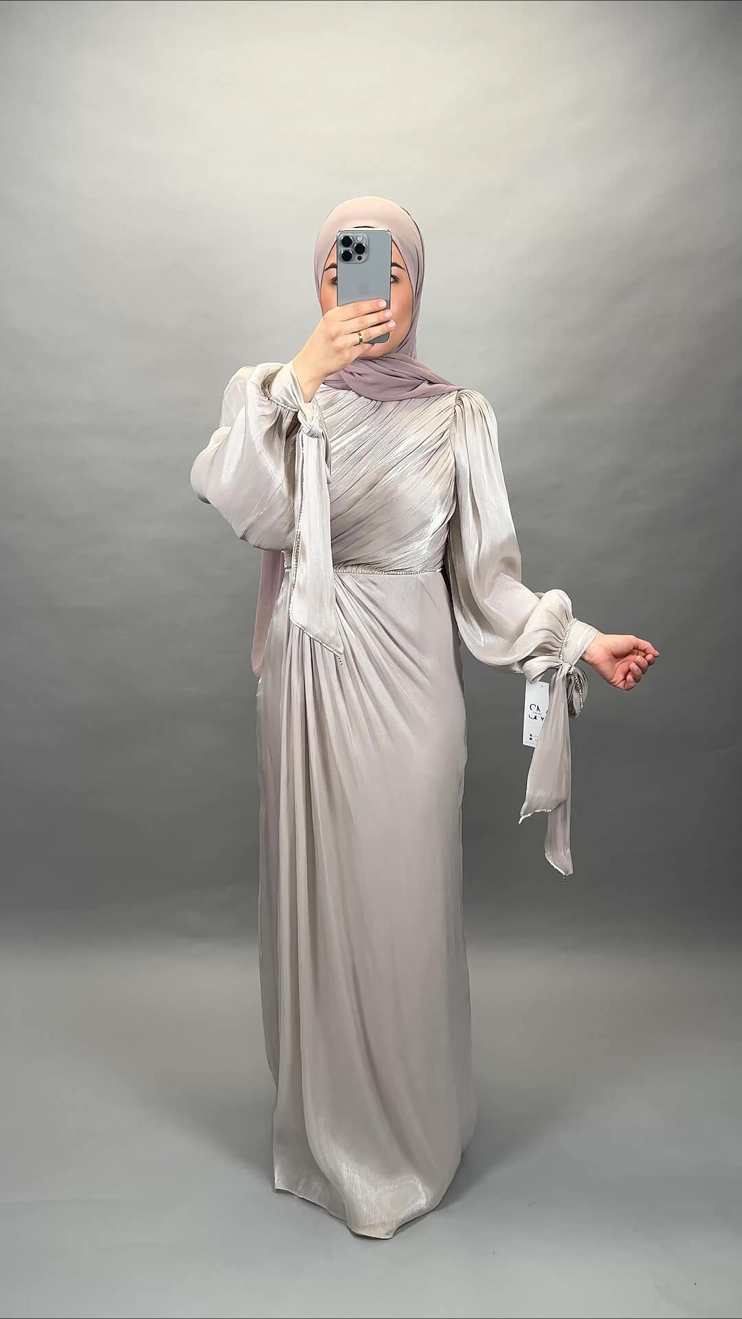 Finay aftonklänning beige