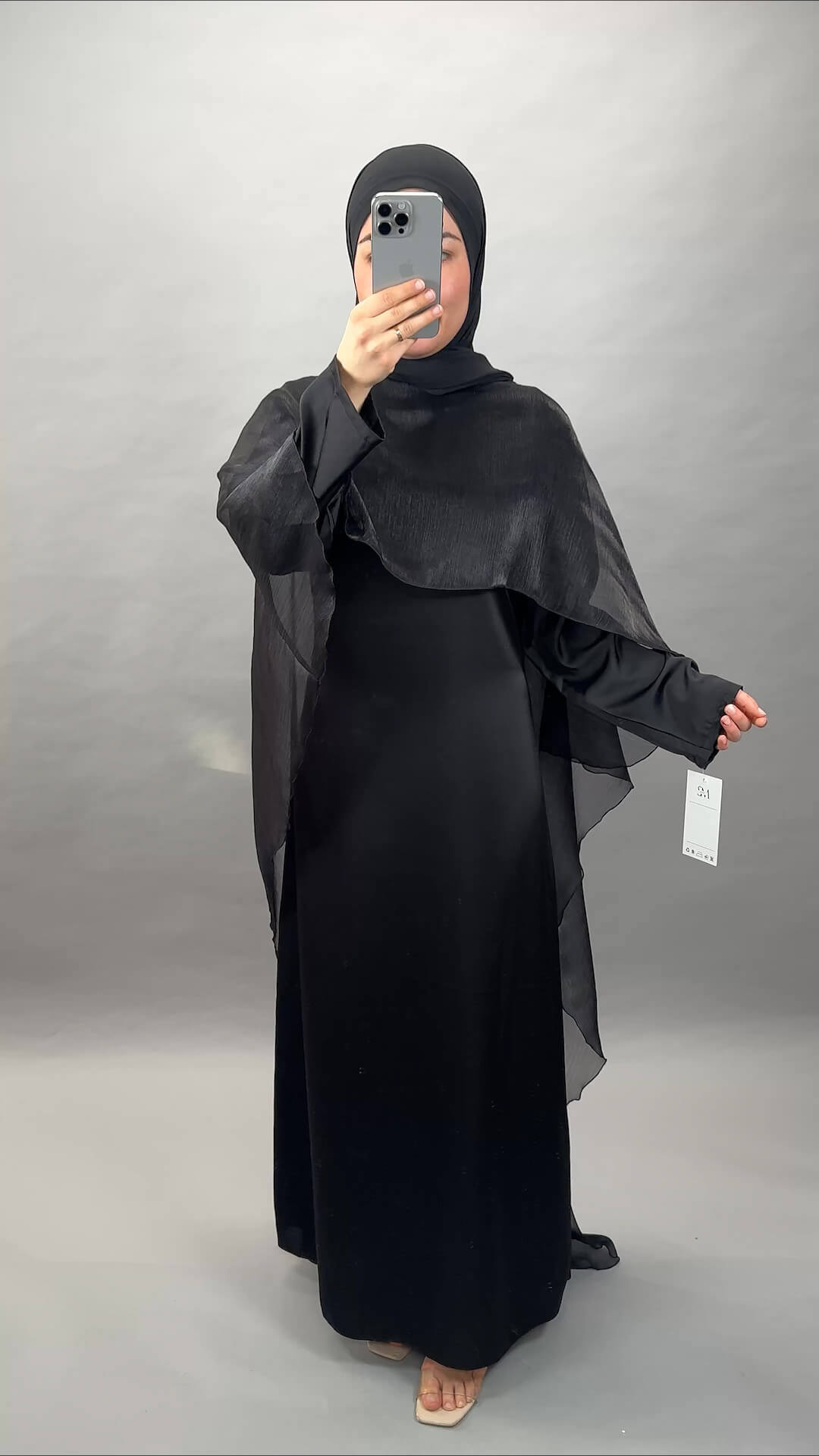 Gabi Abaya Schwarz