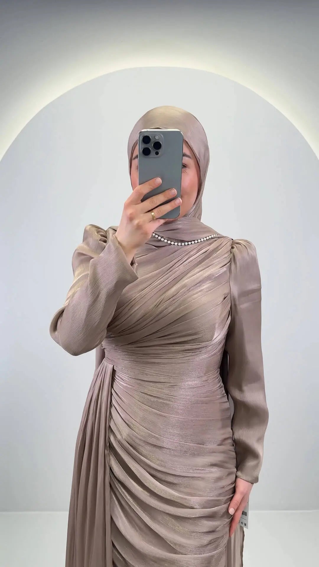 Leyla Aftonklänning Taupe