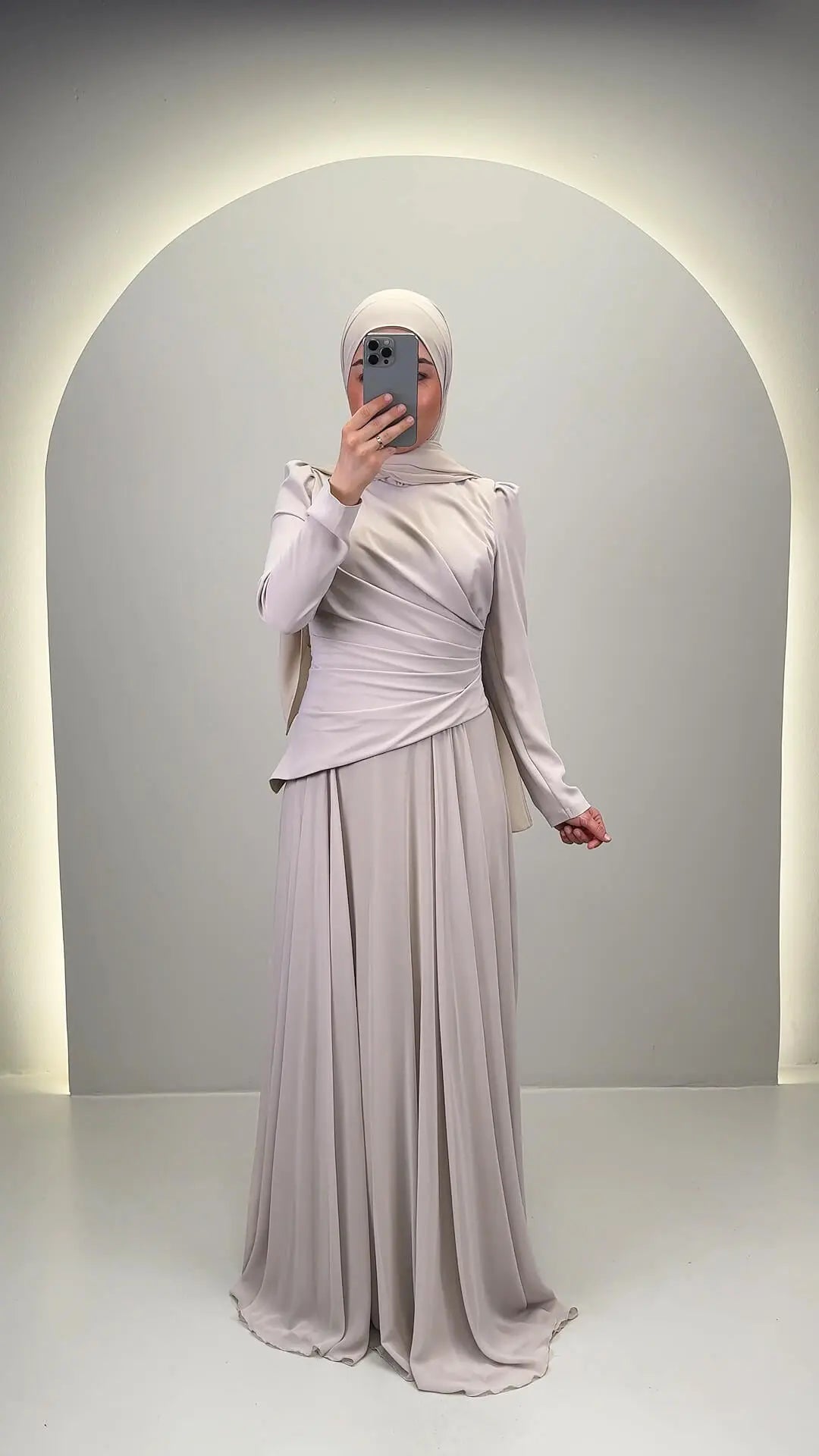 Noora kvällsklänning beige