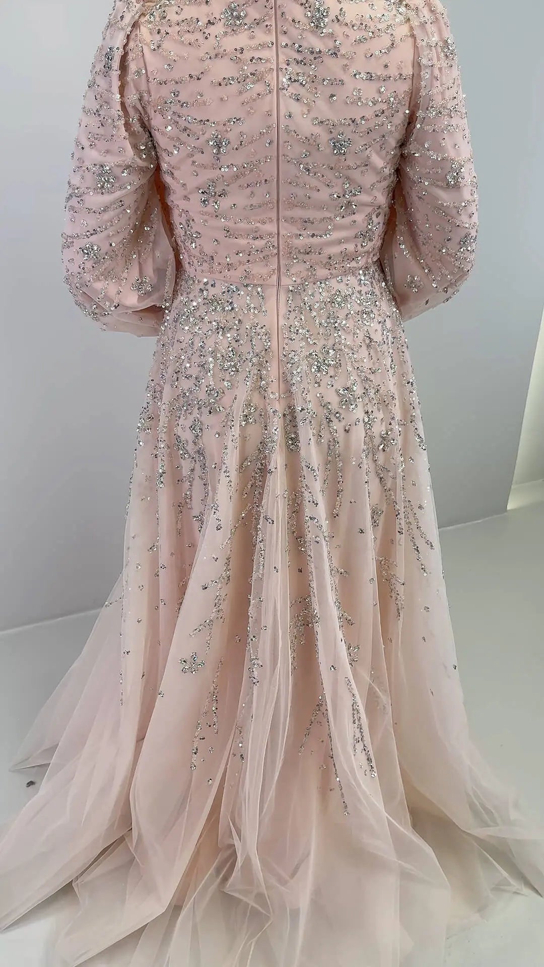Elsa Abiye Pembe