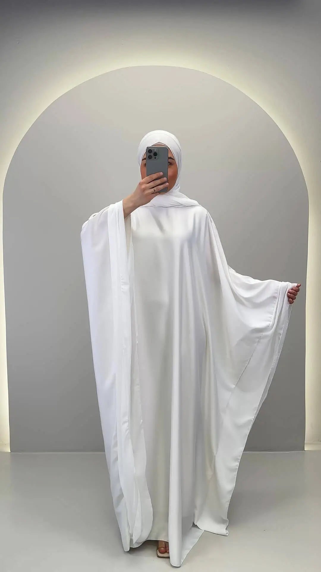 Nuza Abaya White