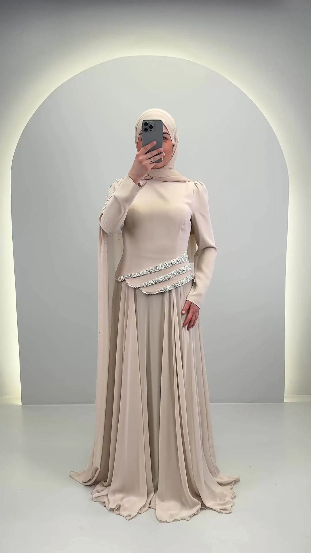 Seyla kvällsklänning beige