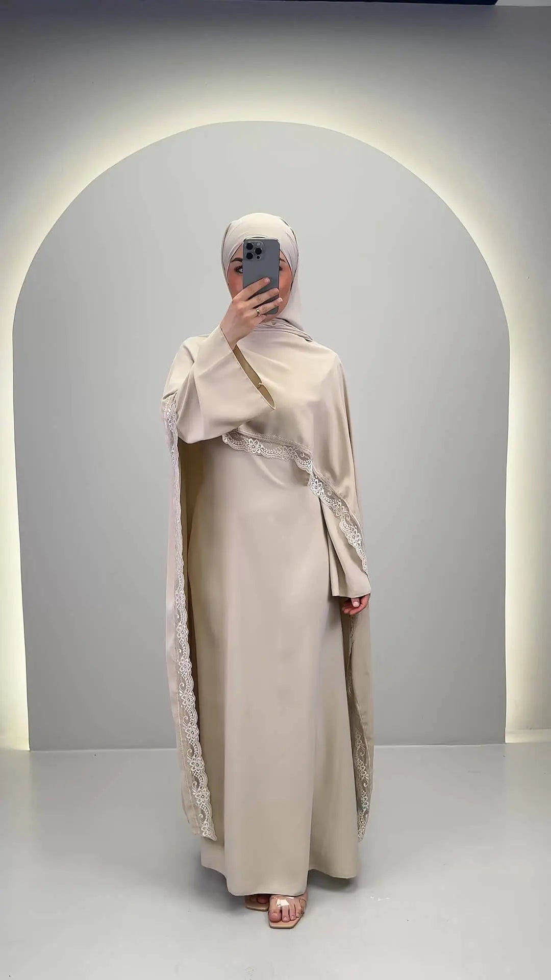 Gizi aftonklänning beige