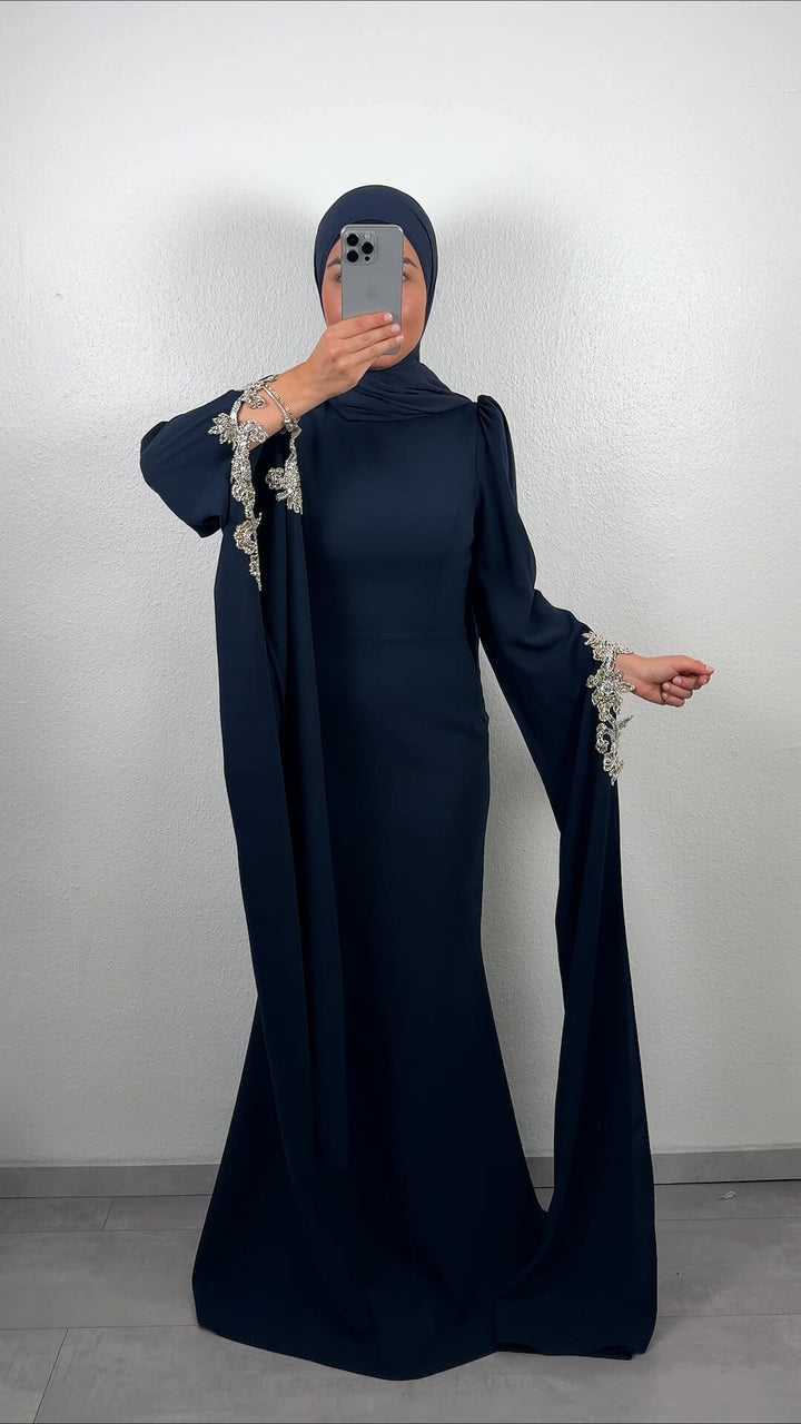 <tc>S</tc>robe de soirée ena bleu foncé